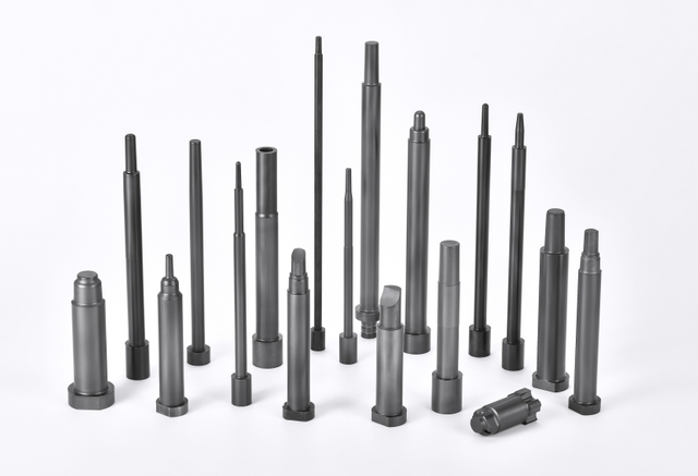 Прецизионные эжекторные втулки: индивидуальные решения с покрытием TiN для высокоскоростных упаковочных форм