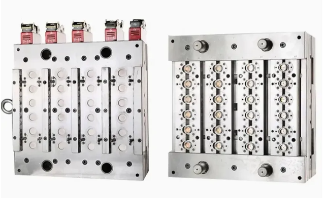 Пресс-форма для литья с защелкивающимися крышками с несколькими полостями